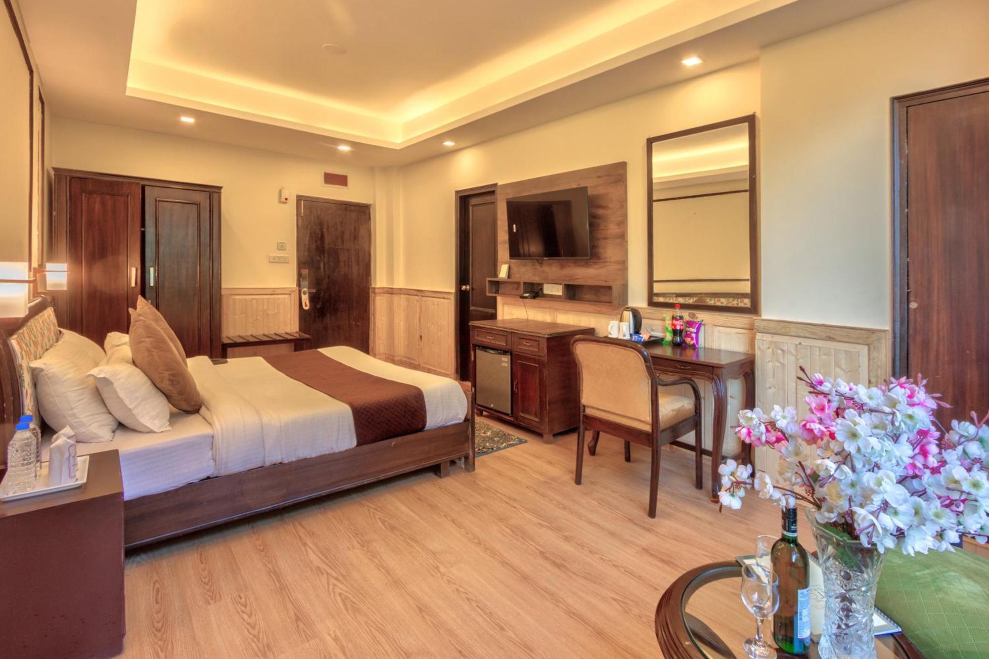 The Katoch Grand Resort Manāli Kültér fotó