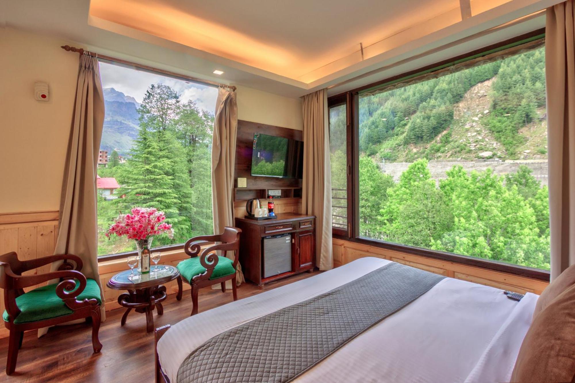 The Katoch Grand Resort Manāli Kültér fotó