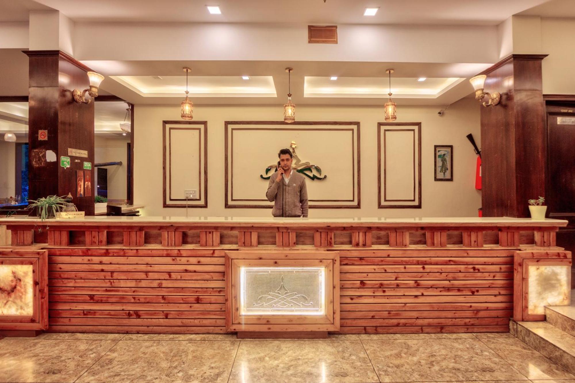 The Katoch Grand Resort Manāli Kültér fotó