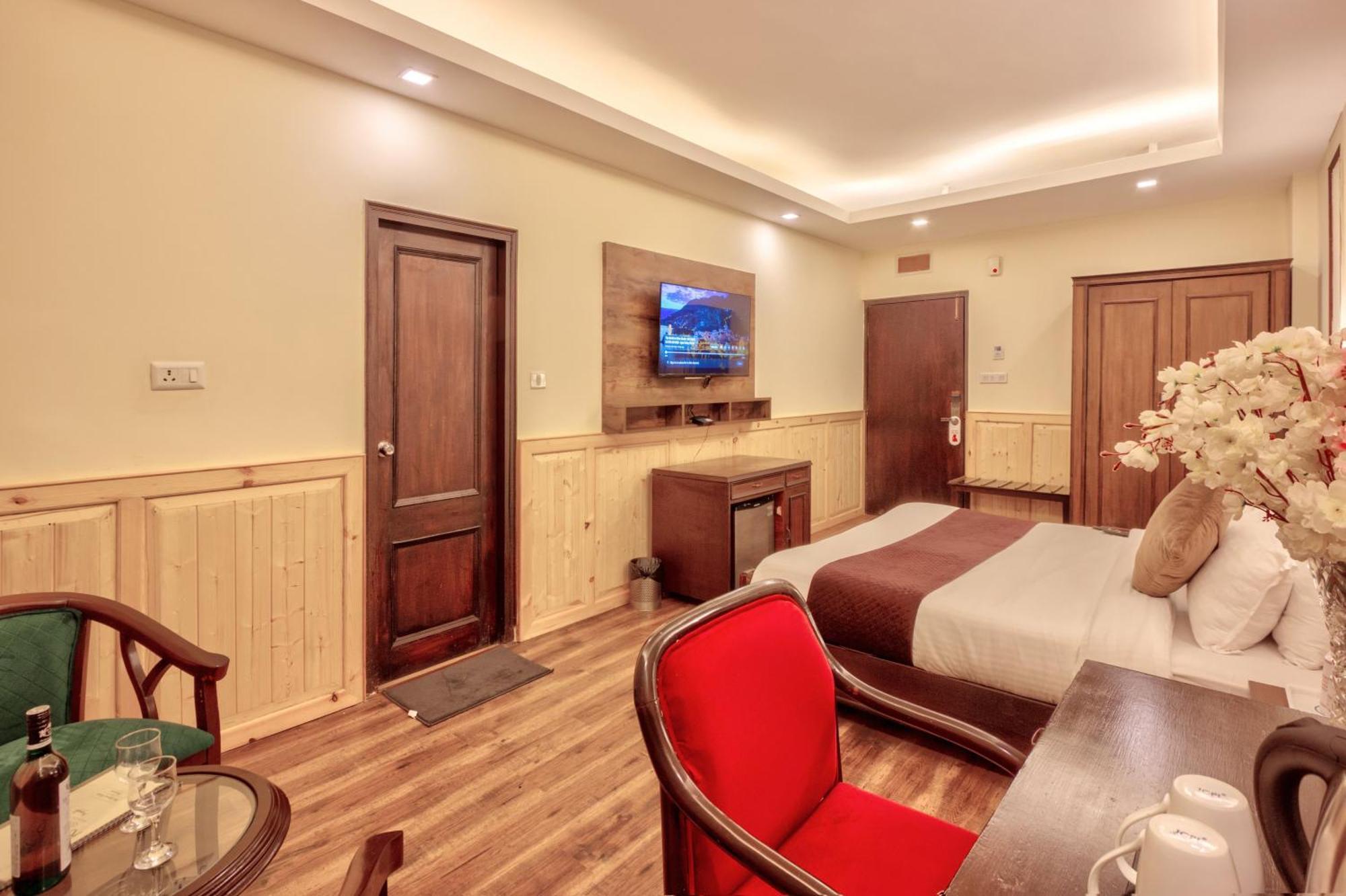 The Katoch Grand Resort Manāli Kültér fotó